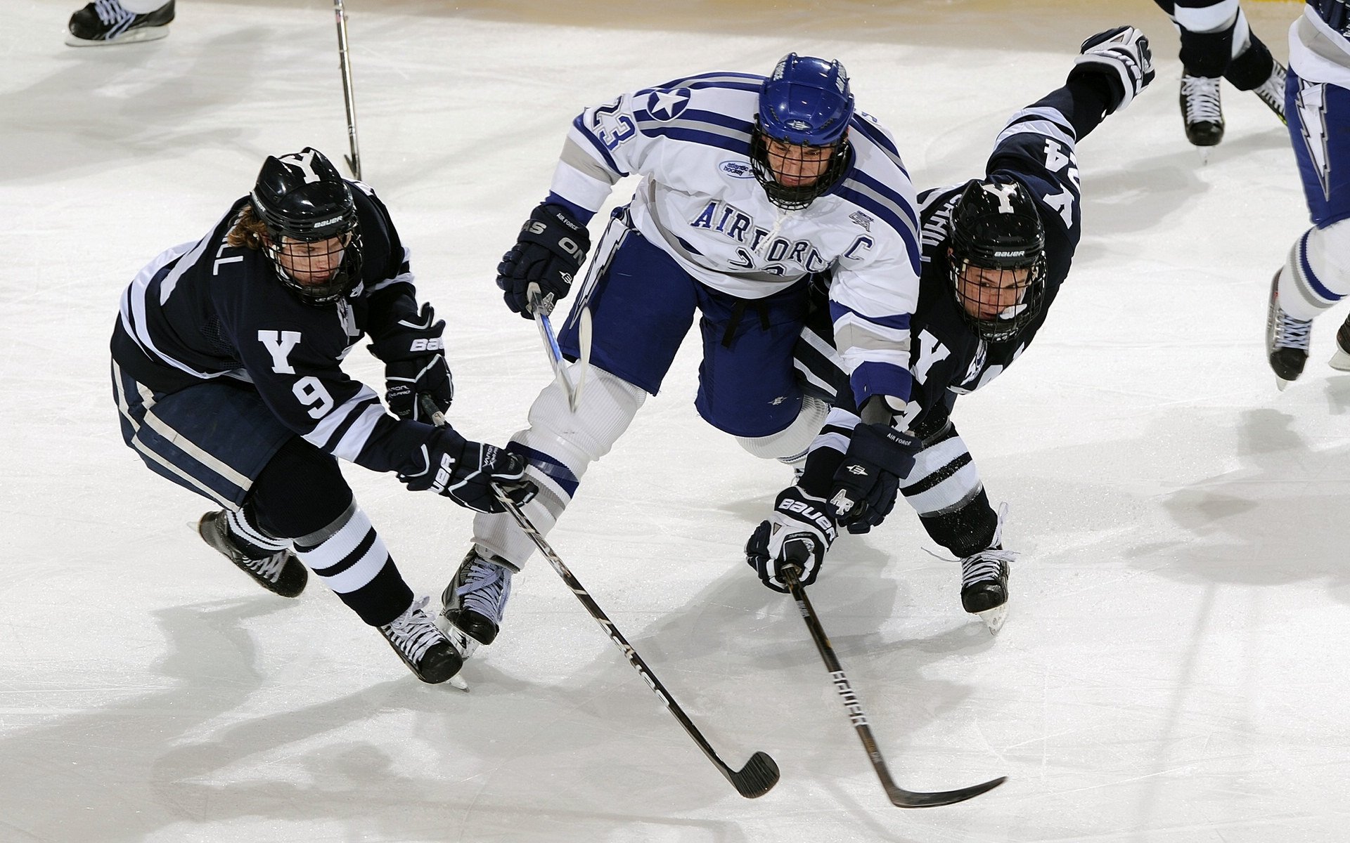 英超争冠之夜,本泽马压制级发挥改写剧本