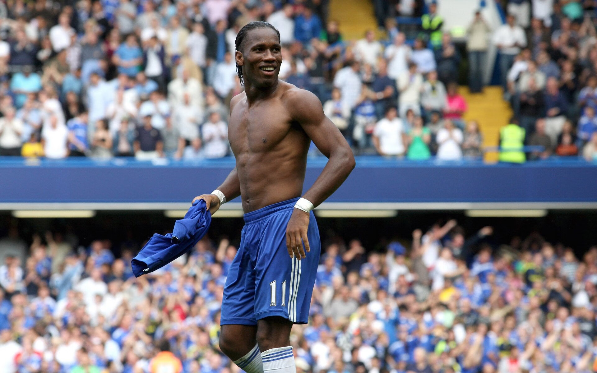 欧冠半决赛之夜,莱奥大场面先生—当聚光灯亮起,他便是圣西罗的答案