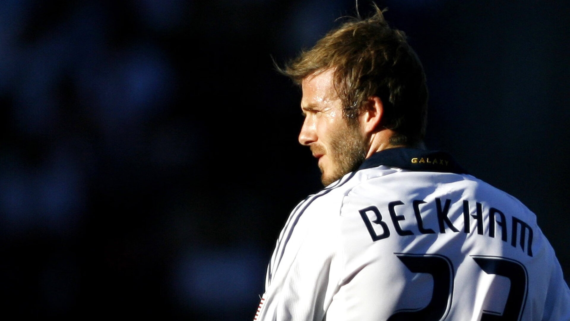 赛道与球场,当F1街道赛焦点战遇见雄鹿打穿深圳队